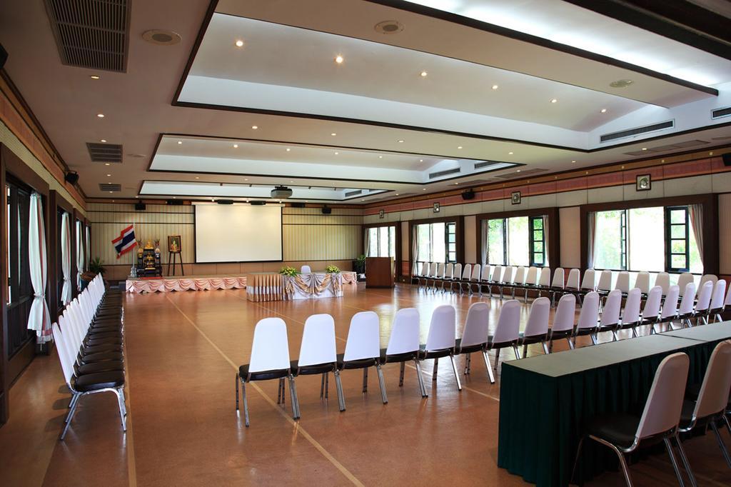 Korat Resort Hotel Накхонратчасима Экстерьер фото